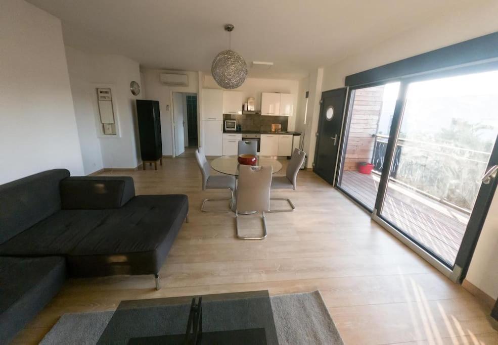 "Le Relax" - Velaux Appart Climatise - 6 Pers Avec Terrasse A 15 Min Plage Et Aeroport Exteriör bild